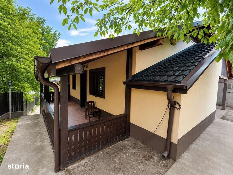 Uricani Iasi Doua Case in Una 108mp Ideala 2 Familii, 1330 mp teren - 1