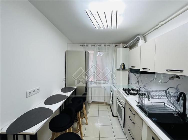 Apartament cu 2 camere decomandat în Hipodrom 1