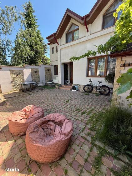 Casă cu 4 camere cu Teren 130 Mp în Băneasa