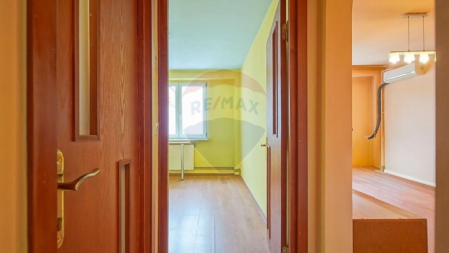 Apartament cu 3 camere circular în Astra