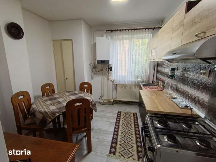Apartament cu 4 camere în Săsar