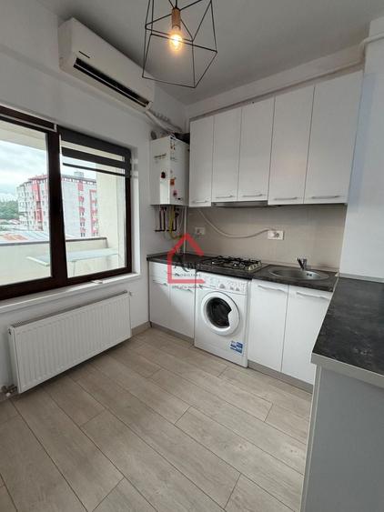 Apartament cu 2 camere semidecomandat, mobilat în Nicolina