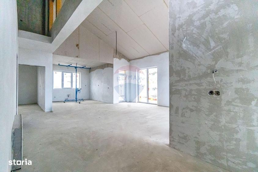 Casă cu 4 camere cu Teren 800 Mp în Sânpetru