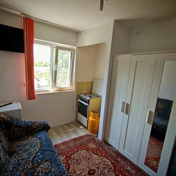 Garsonieră nedecomandată în Girocului