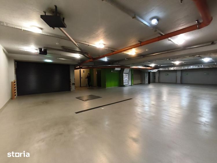 Spațiu comercial, de 100 mp, în Central