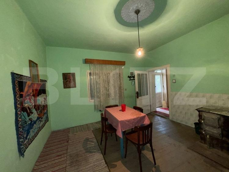 Casă individuală cu 2 camere cu Teren 1207 Mp în Brad