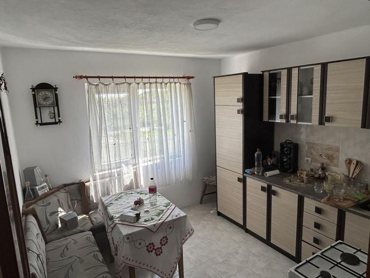 Casă cu 3 camere în Slătioarele