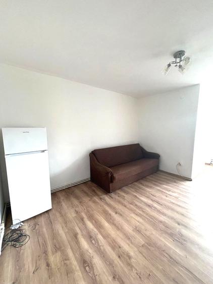Garsoniera 30mp zona strazii T.Vladimirescu Pret 37.800eur neg - 5