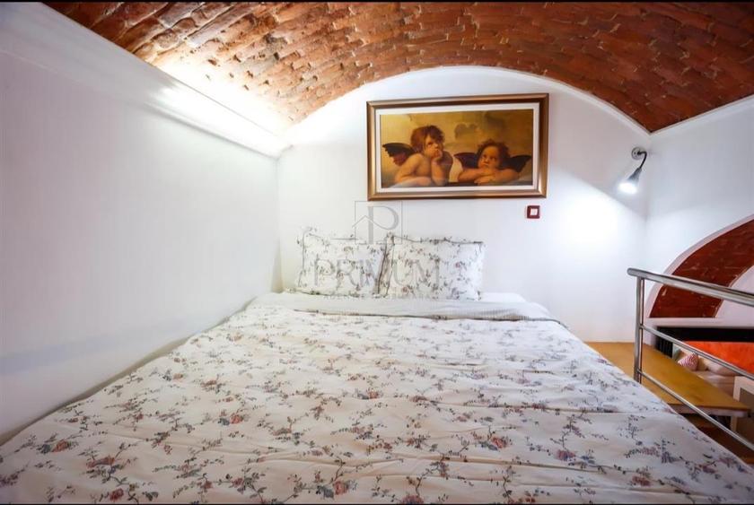 Apartament cu 2 camere semidecomandat, mobilat în Central