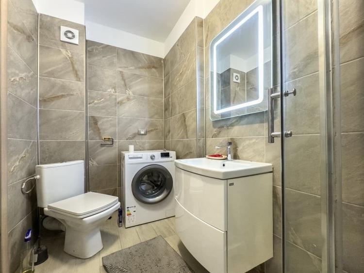 Apartament cu 2 camere decomandat, mobilat în Mamaia-Sat