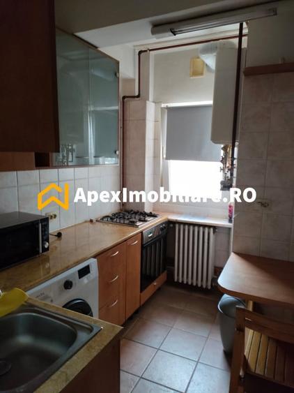 Apartament cu 3 camere semidecomandat în Națiunile Unite