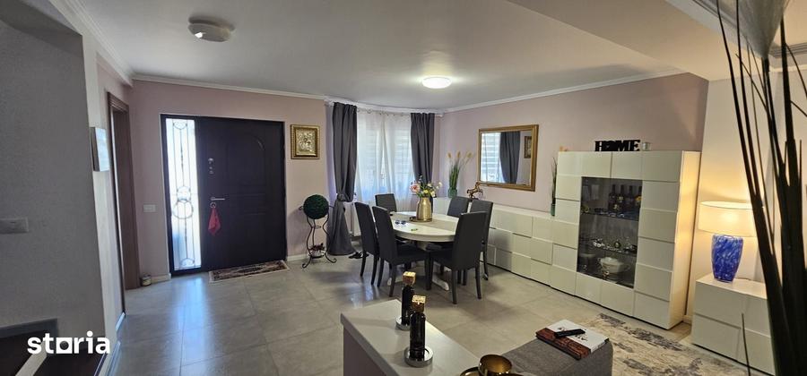 Casă cu 5 camere cu Teren 200 Mp în Central
