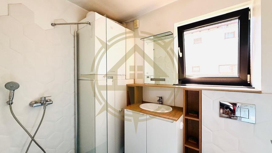 Casă cu 5 camere cu Teren 620 Mp în Corbeanca