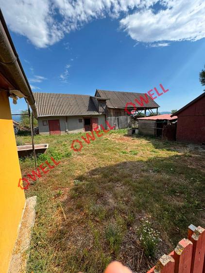 Casă cu 3 camere cu Teren 4669 Mp în Leț