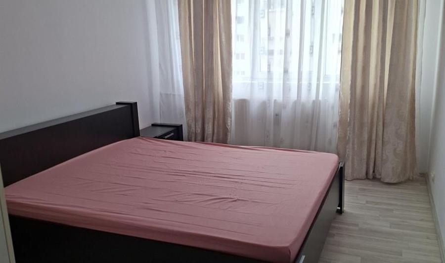 Apartament cu 3 camere decomandat în Dristor