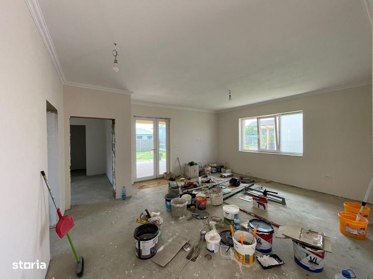 Casă cu 3 camere în Ghiroda