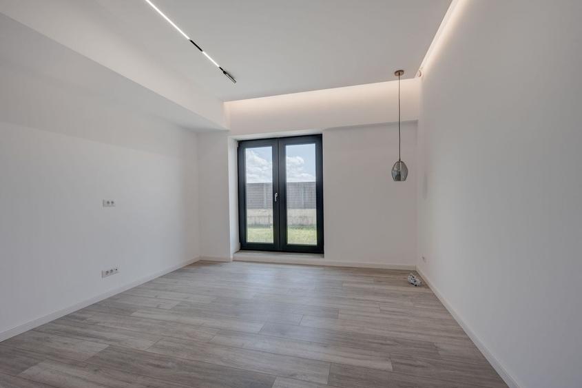 Apartament cu 6 camere decomandat în Nord