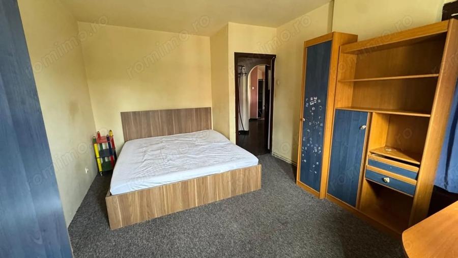 Apartament cu 3 camere în Telegrafului
