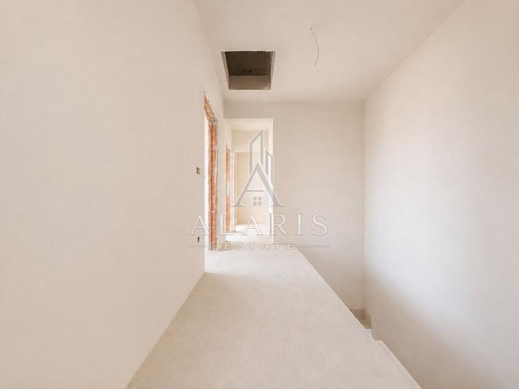 Duplex cu 5 camere cu Canalizare în Moșnița Nouă
