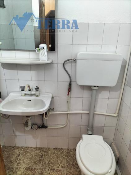 Apartament cu 3 camere decomandat, mobilat în Central