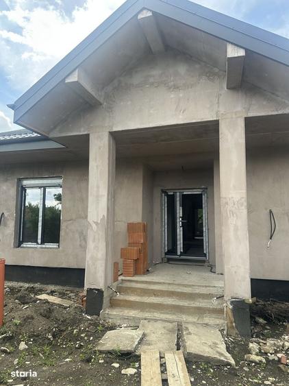 Casă cu 3 camere decomandat cu Teren 900 Mp în Central