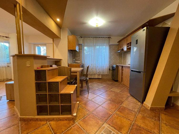 Apartament cu 2 camere decomandat în Bucur Obor