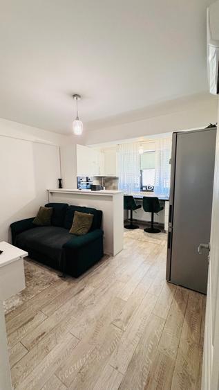 Apartament cu 3 camere decomandat în Valea Adâncă