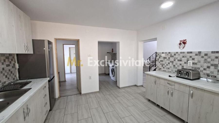 Casă cu 5 camere cu Teren 1200 Mp în Budeasa