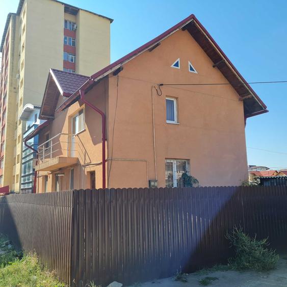 Casă cu 4 camere decomandat cu Teren 140 Mp în Micro 4