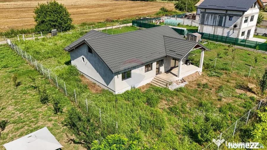 Casă cu 4 camere cu Teren 1007 Mp în Central