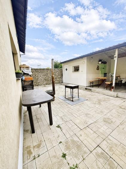 Apartament cu 3 camere decomandat, mobilat în Sânpetru