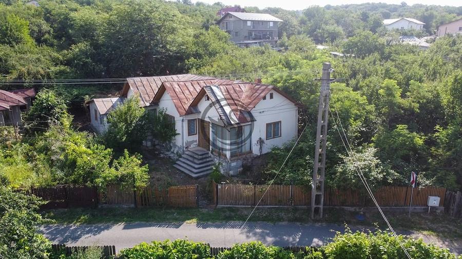 Casă cu 5 camere cu Teren 2407 Mp în Găgeni