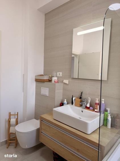 Apartament cu 3 camere în Dumbrăvița