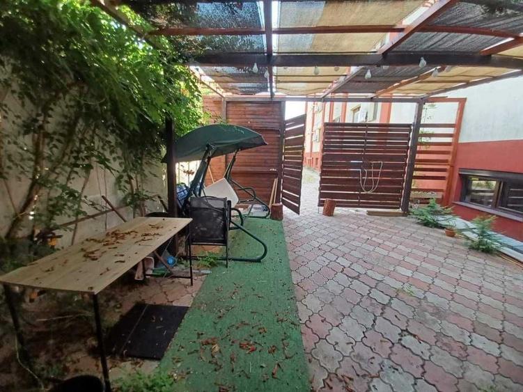 Apartament cu 2 camere semidecomandat în Olteniței