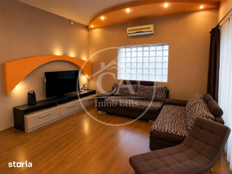 Casă cu 5 camere decomandat cu Teren 298 Mp în Rogerius