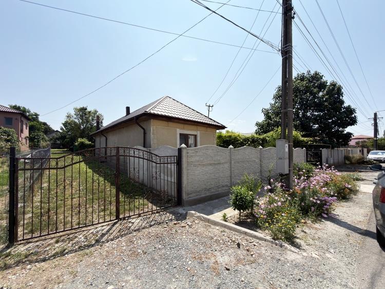 Casă individuală cu 6 camere cu Canalizare în Mihail Kogălniceanu