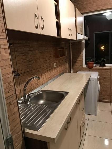 Apartament cu 3 camere semidecomandat în Alexandru Obregia