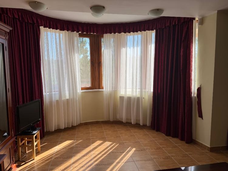 Casă individuală cu 7 camere cu Canalizare în Valea Adâncă