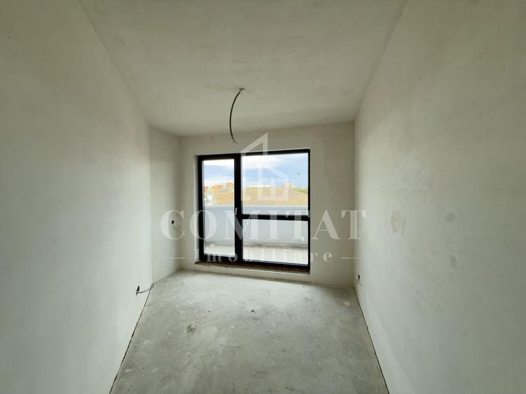 Apartament cu 4 camere semidecomandat în Zorilor