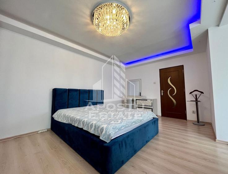 Penthouse cu 5 camere decomandat, mobilat în Fabric
