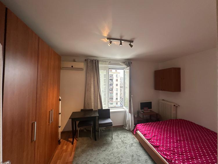 Garsonieră decomandată în Magheru