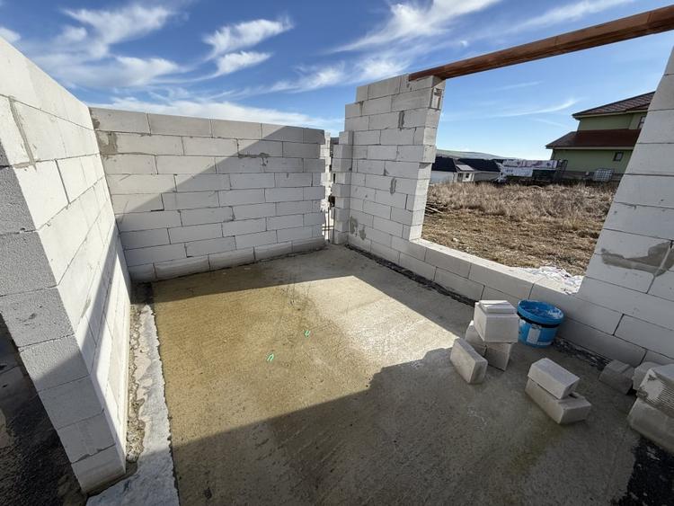 Casă individuală cu 4 camere cu Canalizare în Chinteni