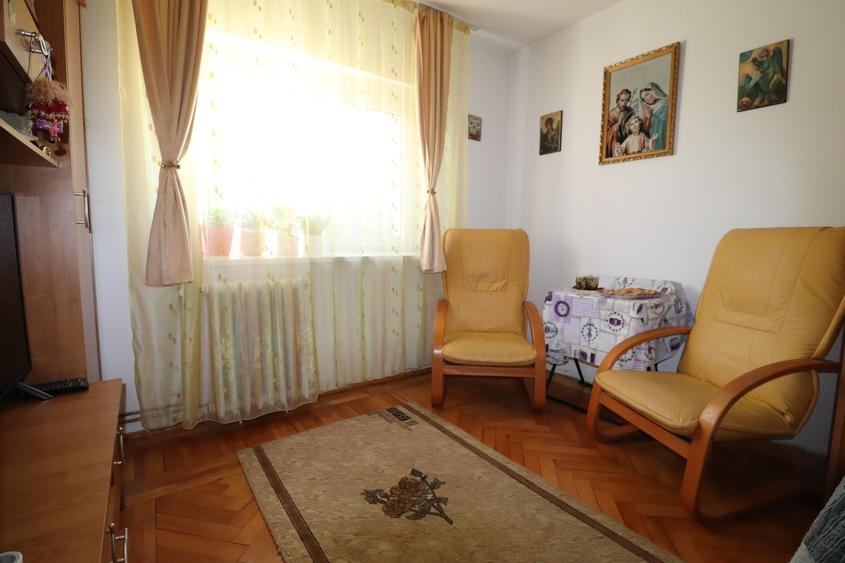 Apartament cu 3 camere în Kiriac