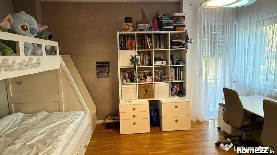 Apartament cu 4 camere decomandat în Dorobanți