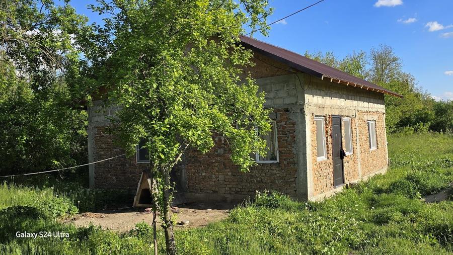 Casă cu 4 camere în Cuparu