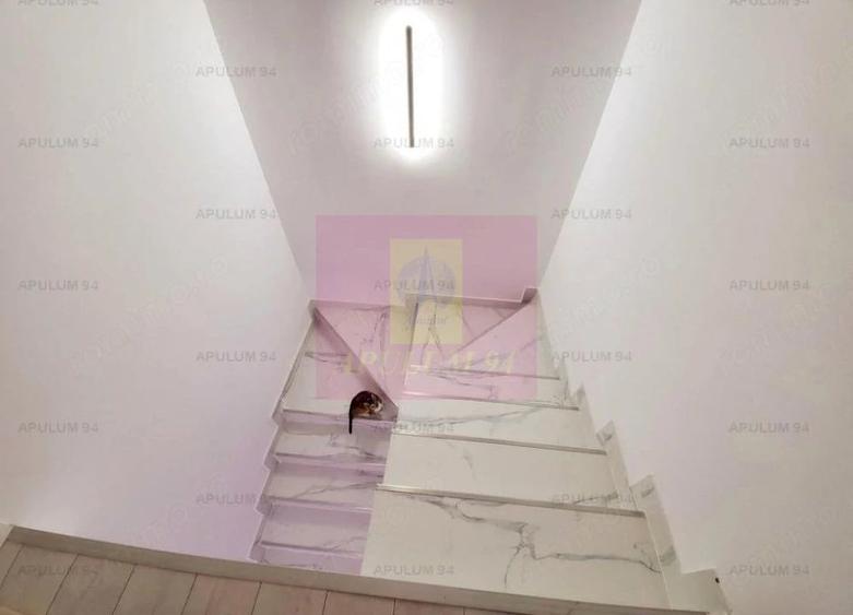 Casă cu Teren 270 Mp în 1 Decembrie