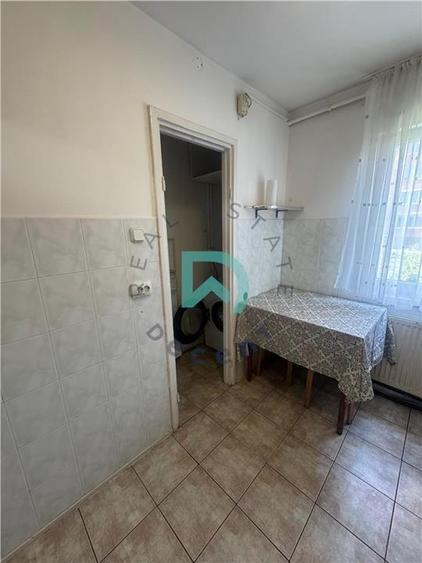 Apartament cu 2 camere semidecomandat în Centrul Civic