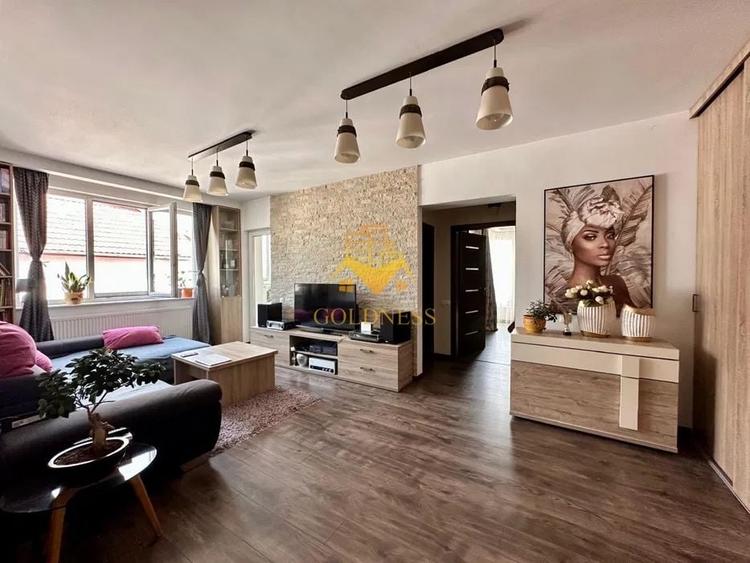 Apartament cu 3 camere decomandat în Central