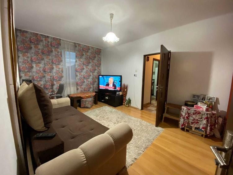 Apartament cu 2 camere semidecomandat, mobilat în Gară