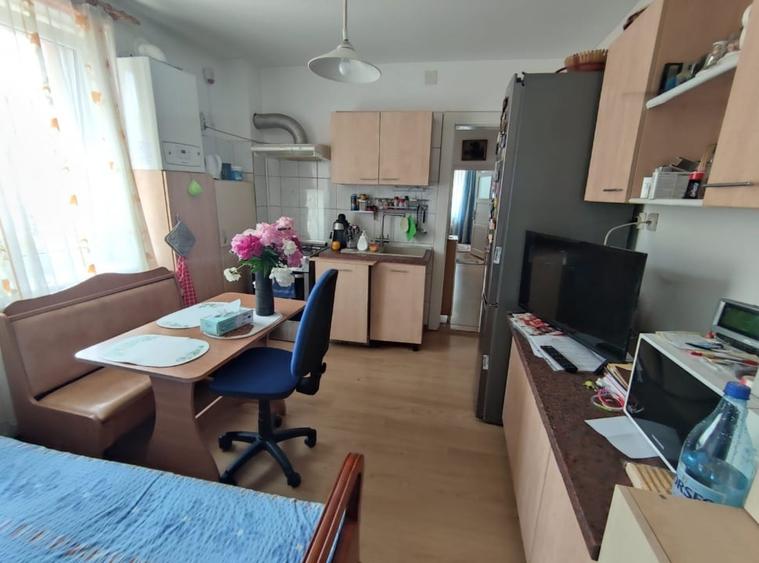 Casă cu 3 camere cu Teren 579 Mp în Florilor